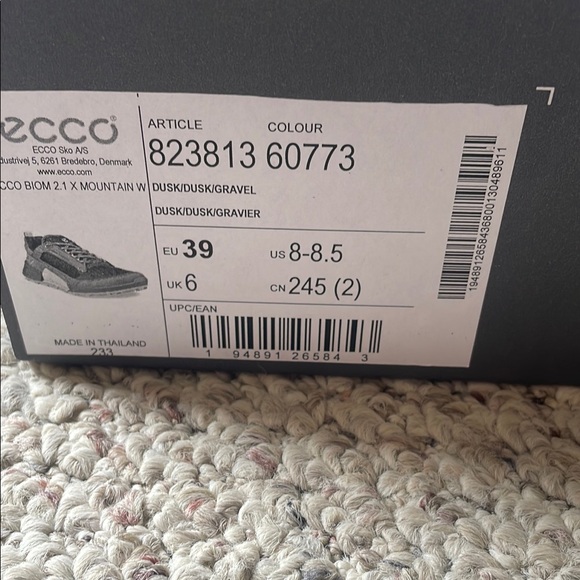 ECCO Women’s Sneakers - Picture 2 of 9